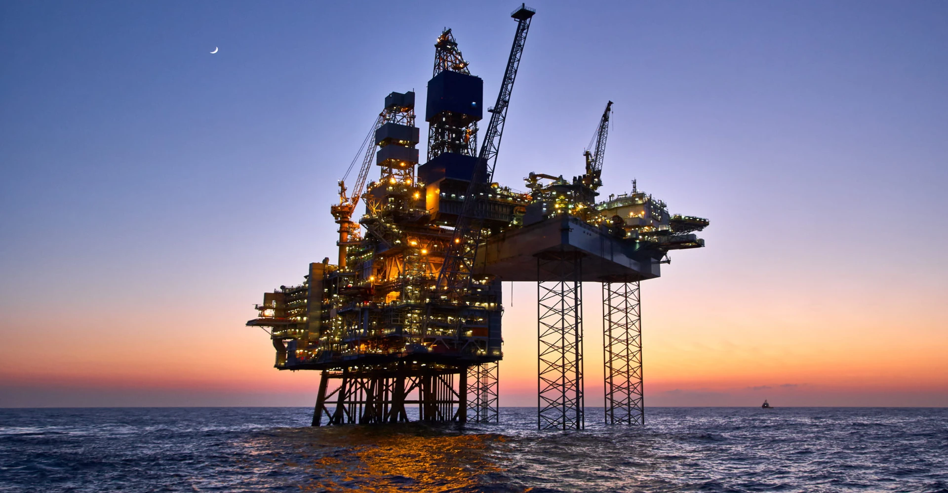 النفط قرب 110 دولارات مع تصاعد التوترات بشأن إيران ومخاوف على إمدادات الطاقة 1 1775201051366